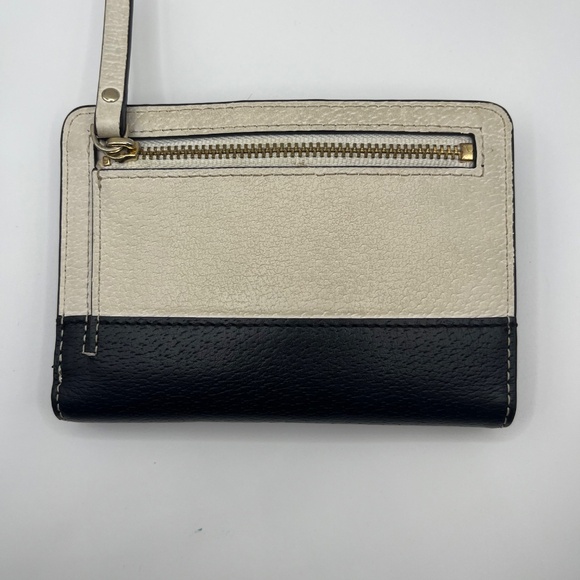 Kate Spade Medium Bifold Wallet – Stylish, Compact & Functional - Picture 2 of 4